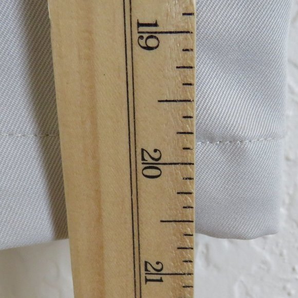 IZOD* Men's 1.5" Belt Loop Multipocketed Flat Front Khaki Golf Shorts~ Size 36 - Picture 9 of 13